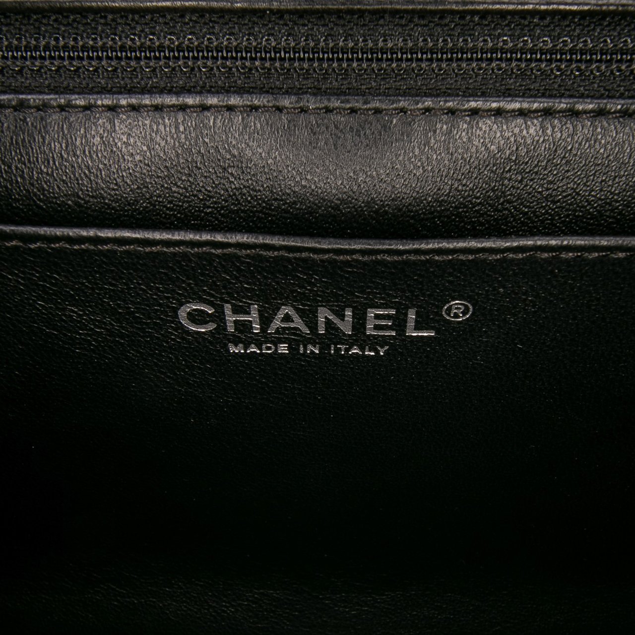 Chanel Jumbo Classic Bicolor Lambskin Twist Flap Zwart