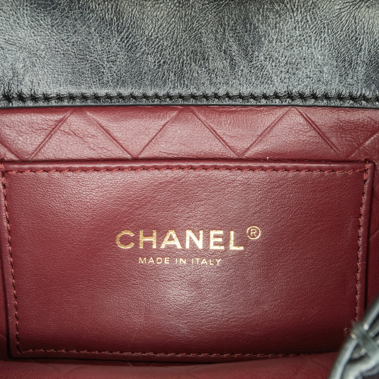 Chanel CC Quilted Calfskin Round Moon Messenger Flap Zwart