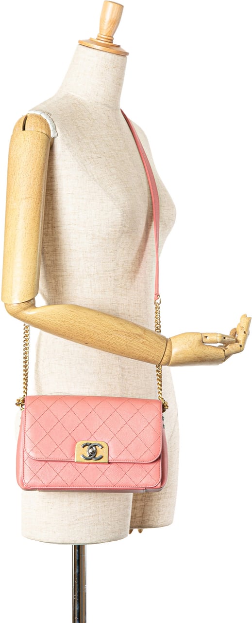 Chanel Quilted Calfskin Straight Lined Flap Roze