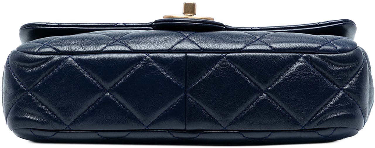 Chanel CC Quilted Lambskin Coin Chain Flap Blauw