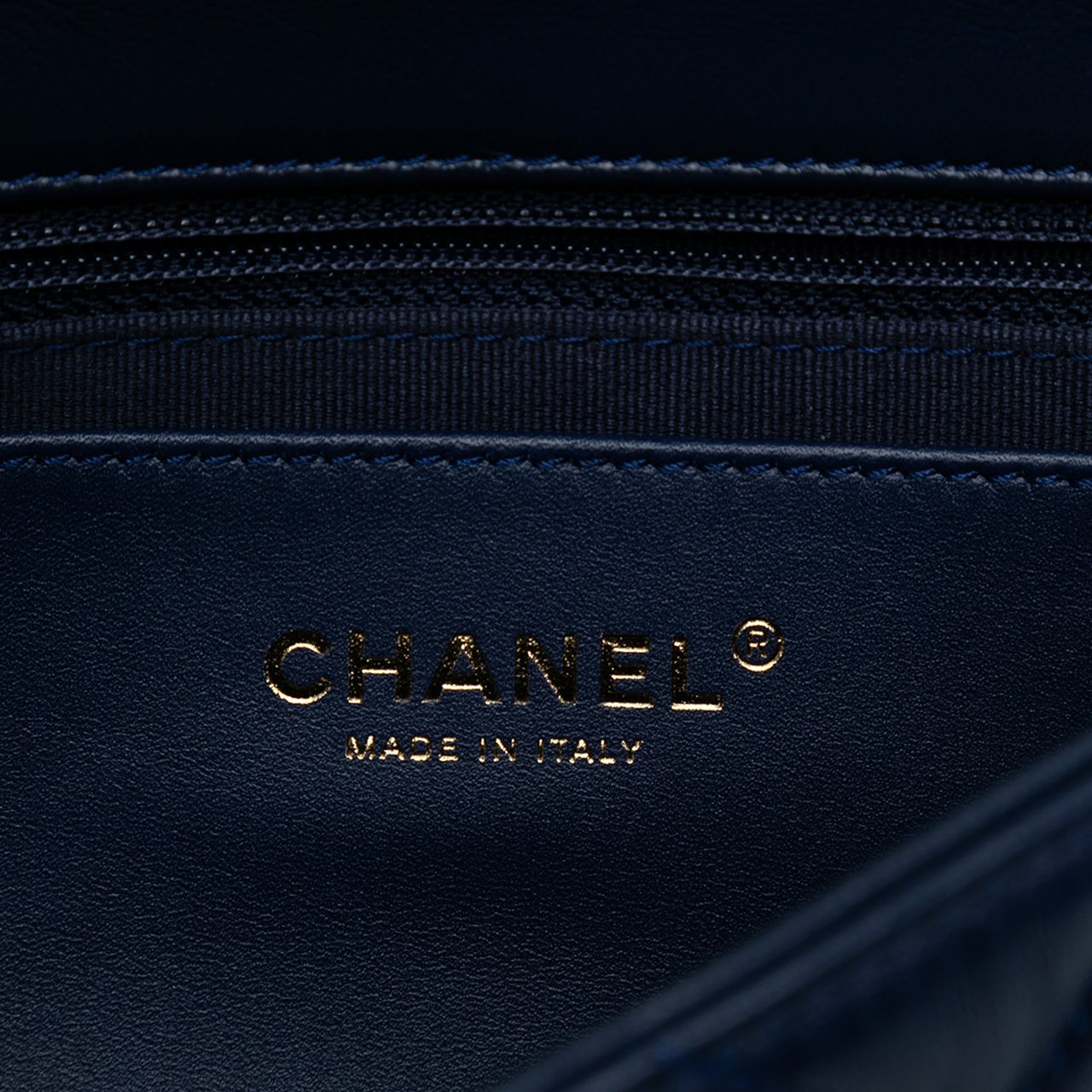 Chanel CC Quilted Lambskin Coin Chain Flap Blauw