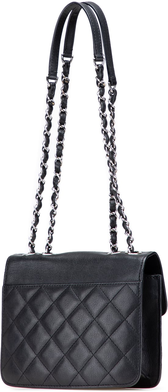 Chanel Small Quilted Goatskin CC Box Flap Zwart