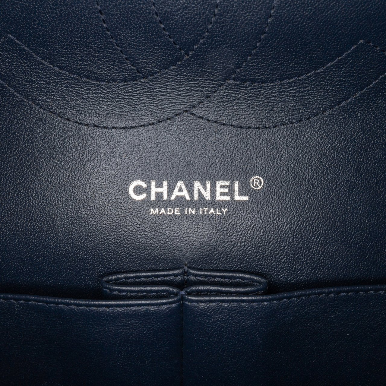Chanel Jumbo Classic Patent Double Flap Blauw
