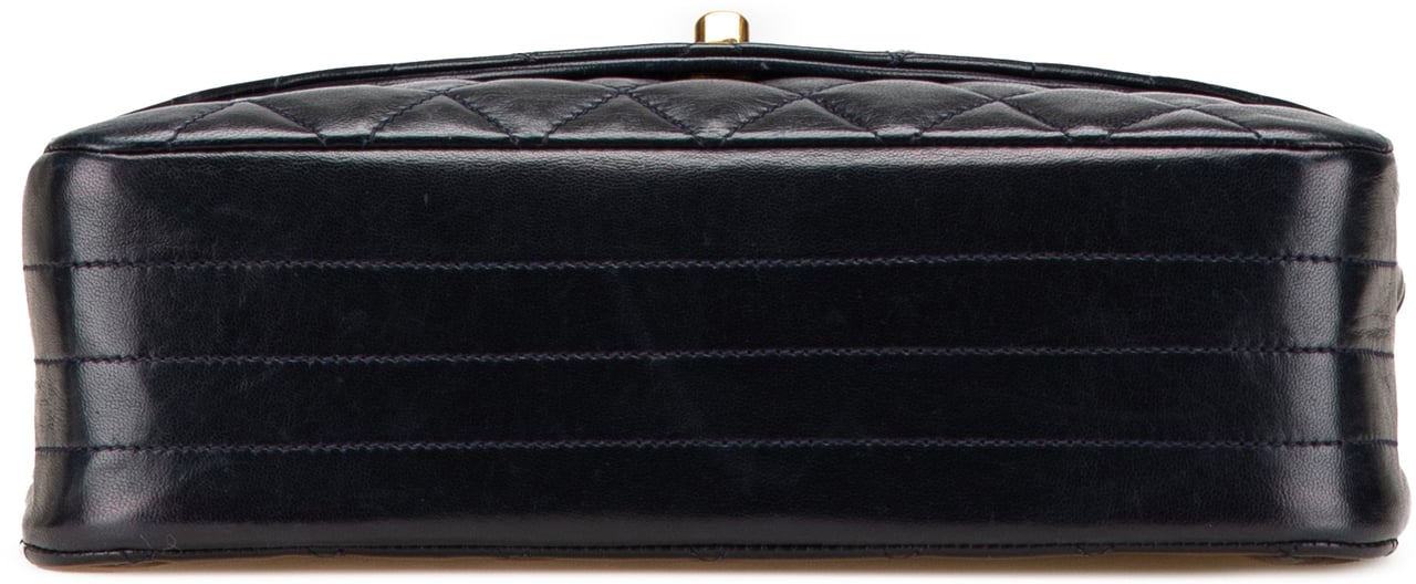 Chanel CC Quilted Lambskin Round Flap Blauw