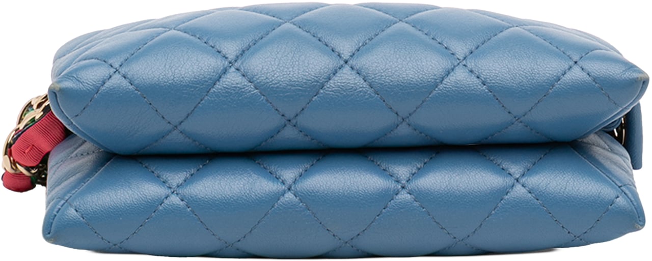 Chanel CC Quilted Lambskin Ribbon Clutch Blauw