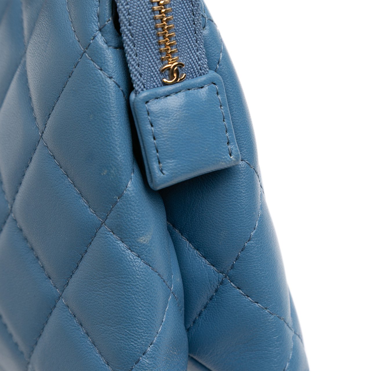 Chanel CC Quilted Lambskin Ribbon Clutch Blauw