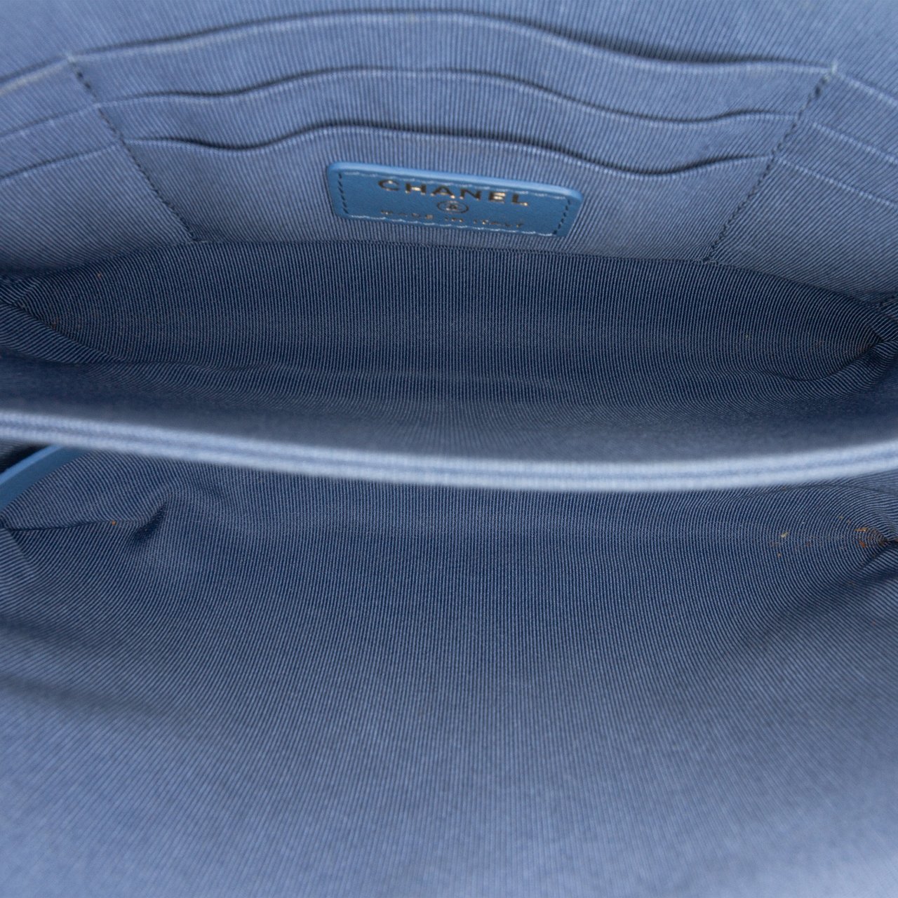 Chanel CC Quilted Lambskin Ribbon Clutch Blauw