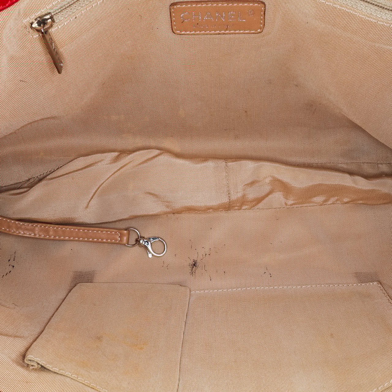 Chanel Quilted Caviar Expandable Zip Tote Rood