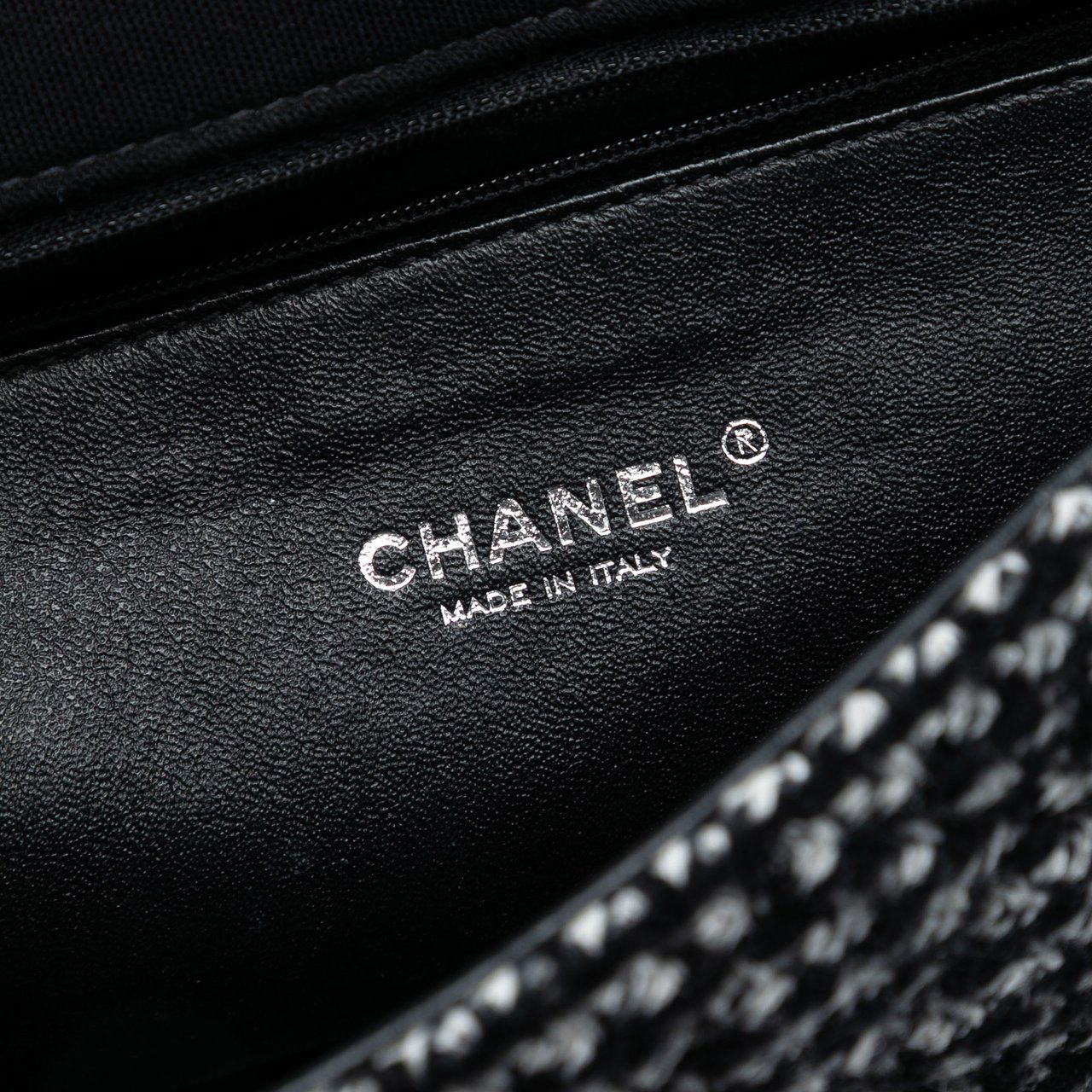 Chanel Jumbo CC Quilted Jersey and Tweed Chain Flap Zwart