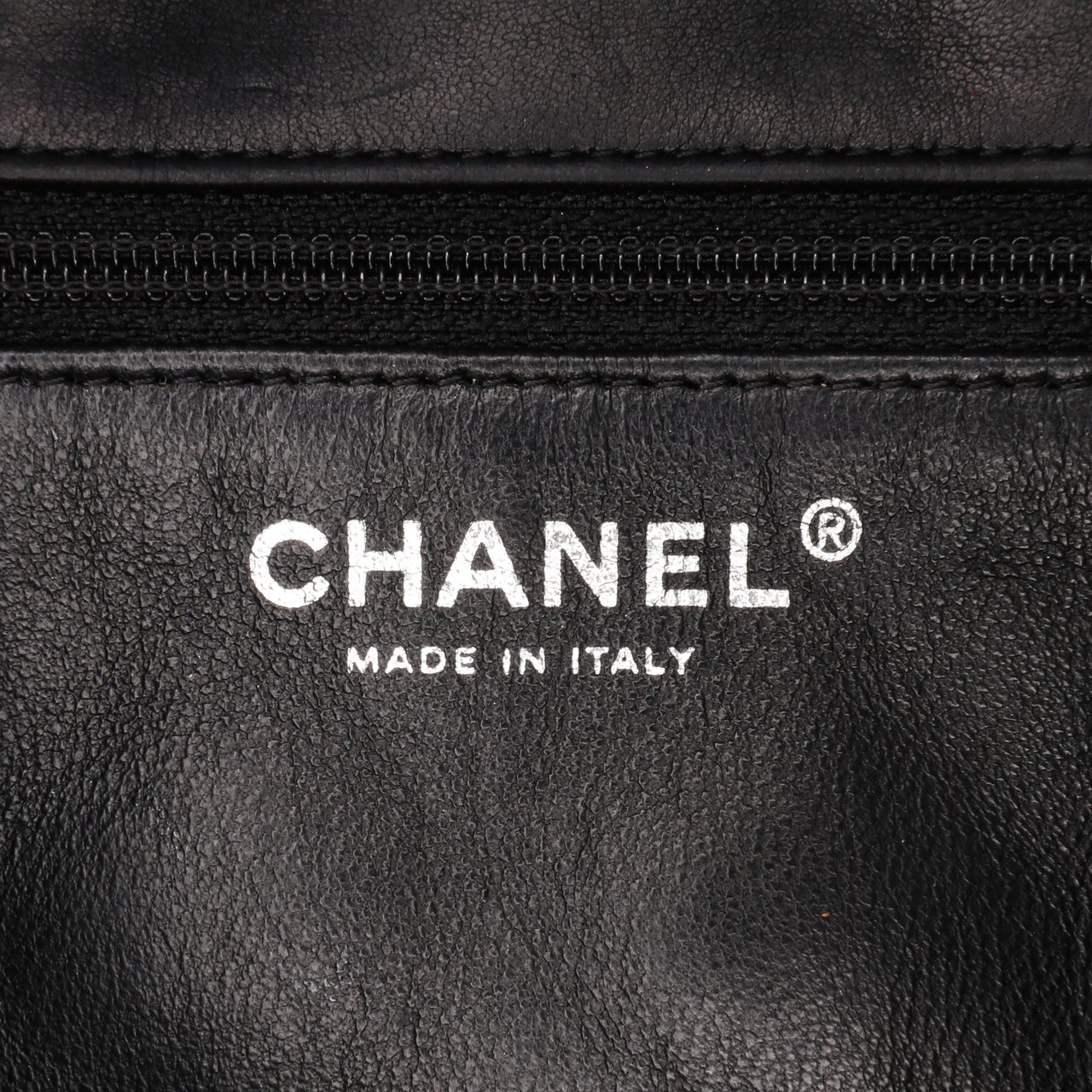 Chanel Reissue 2.55 Metallic Lambskin Roll Clutch Zwart
