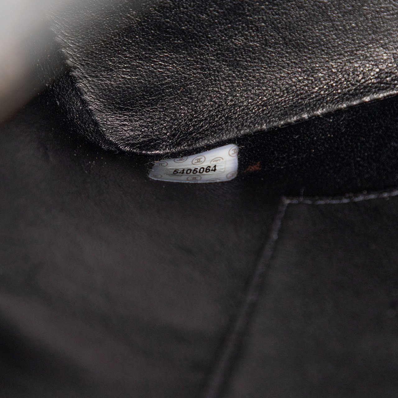 Chanel Caviar Medallion Tote Zwart