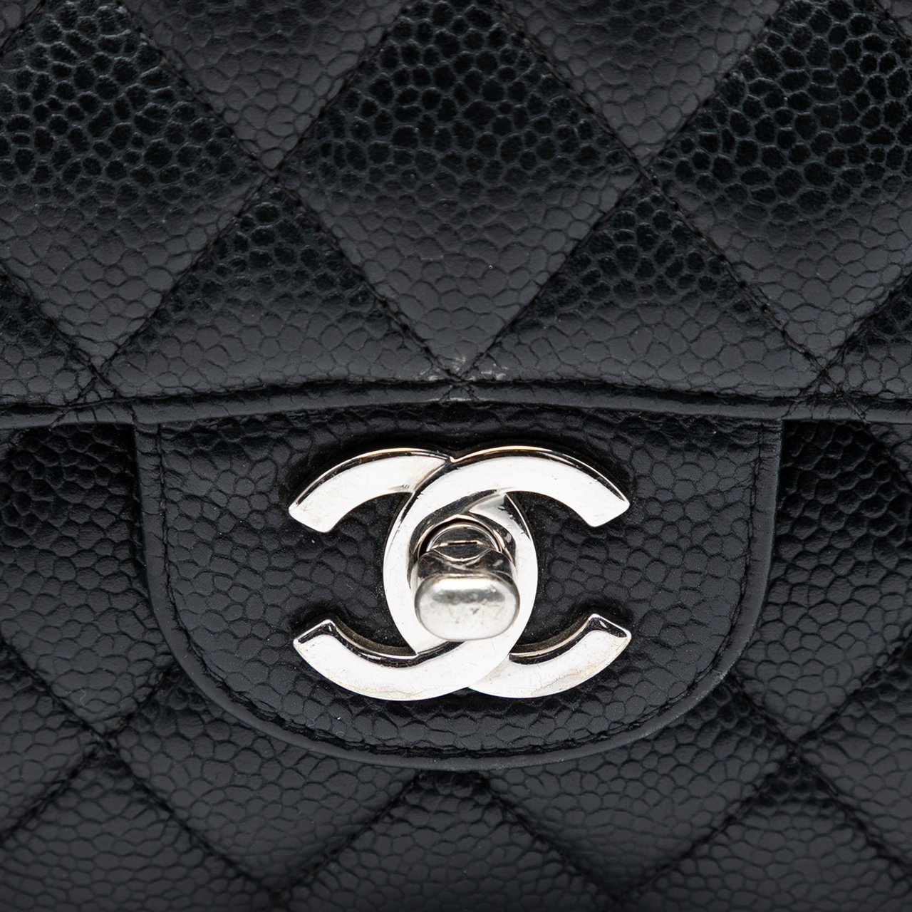 Chanel Medium Classic Caviar Double Flap Zwart
