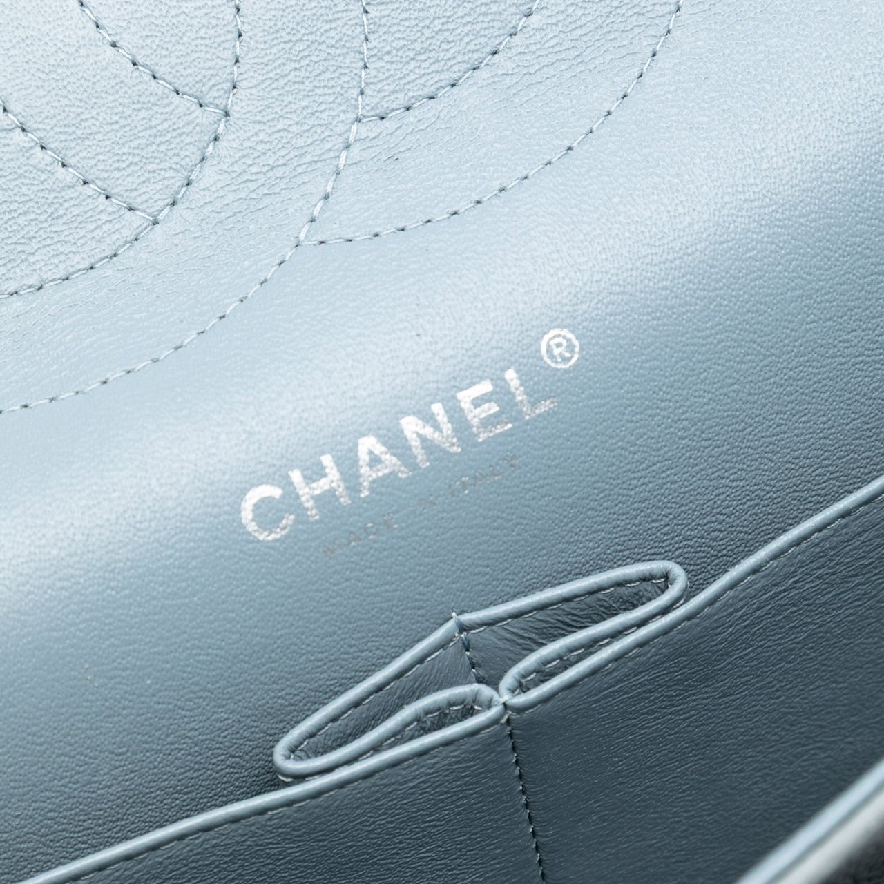 Chanel Jumbo Classic Caviar Double Flap Blauw