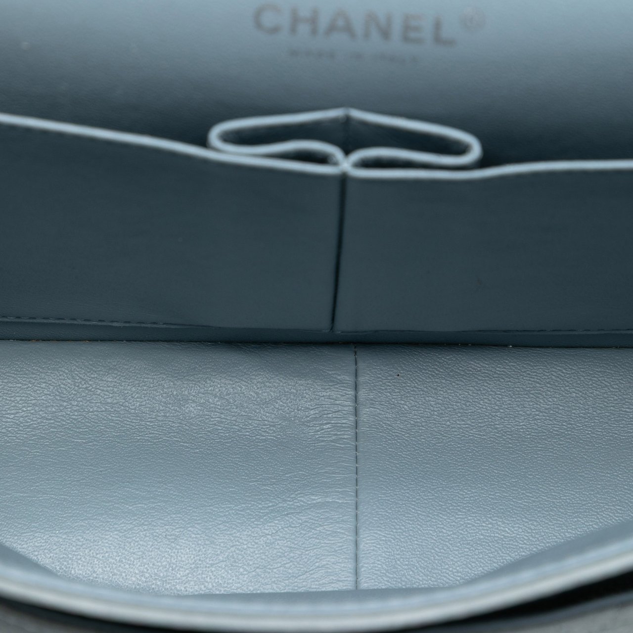 Chanel Jumbo Classic Caviar Double Flap Blauw