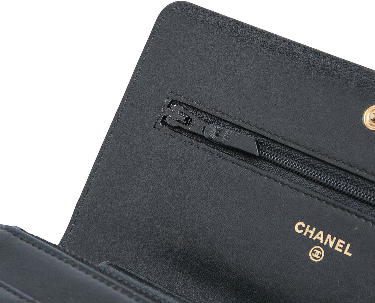 Chanel Quilted Lambskin Boy Wallet On Chain Zwart