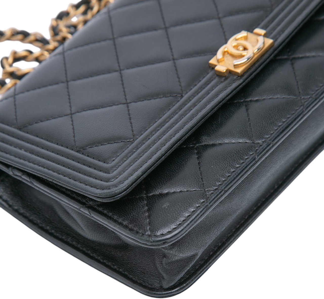 Chanel Quilted Lambskin Boy Wallet On Chain Zwart