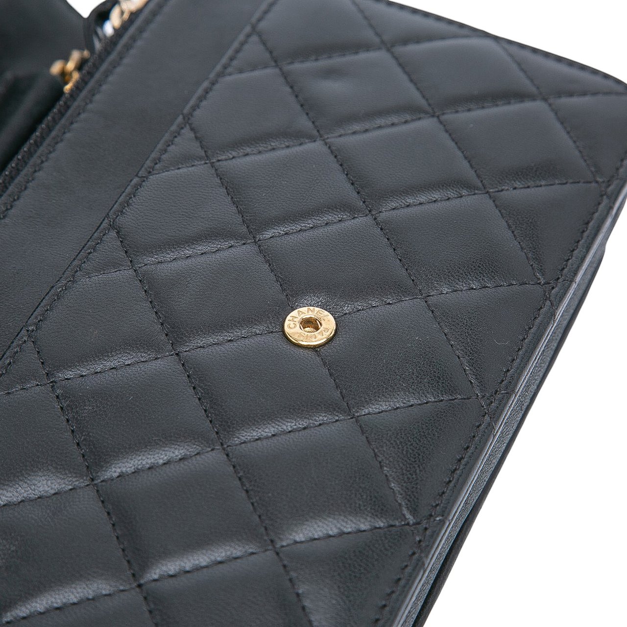 Chanel Quilted Lambskin Boy Wallet On Chain Zwart