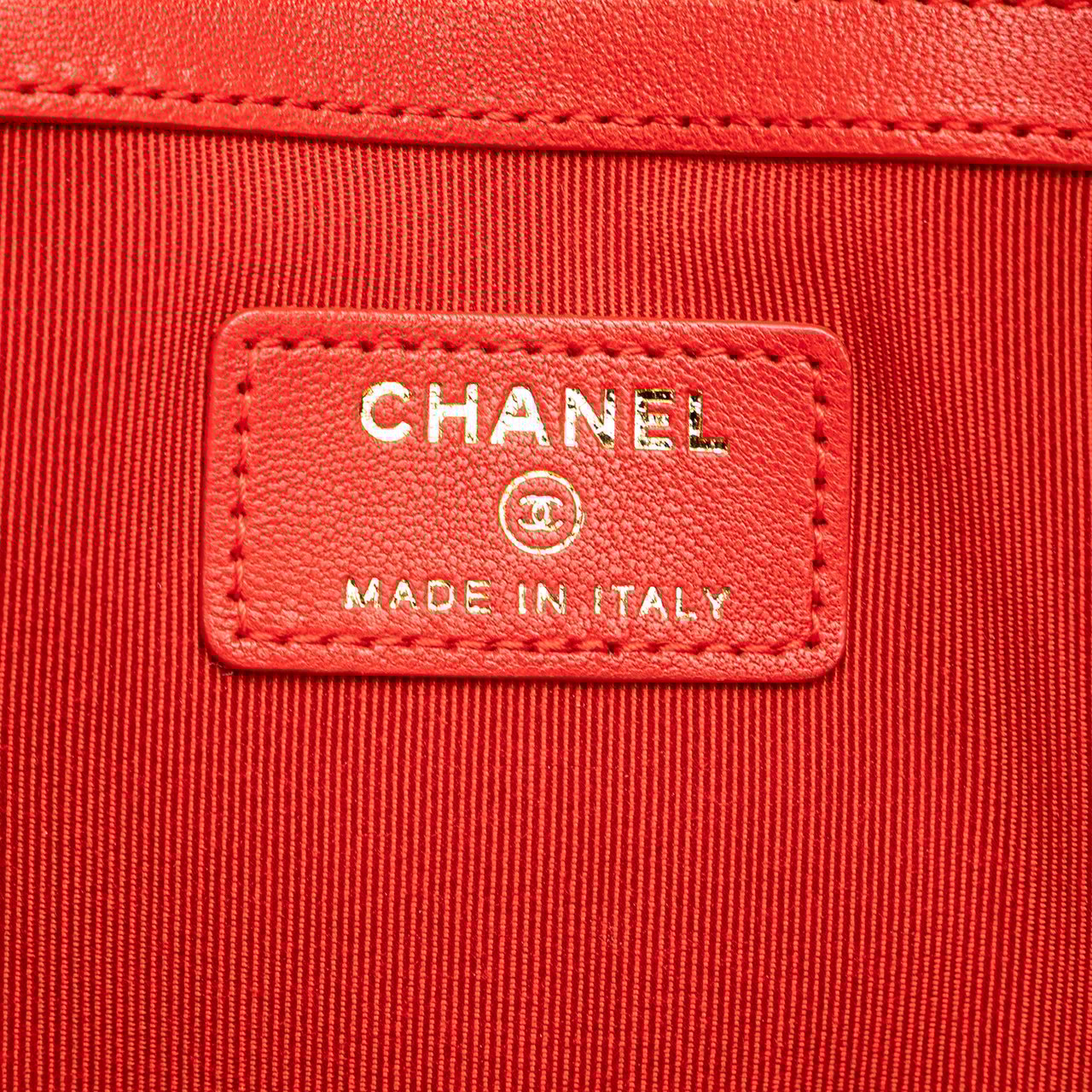 Chanel Large Quilted Lambskin O Case Clutch Rood