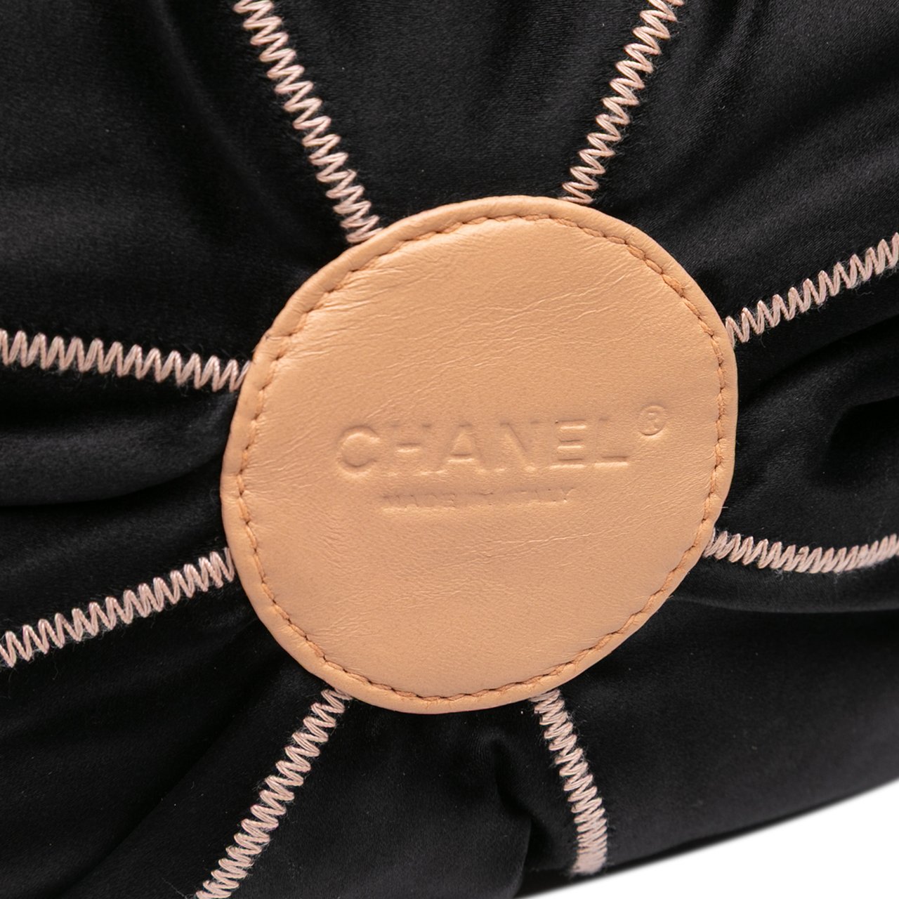 Chanel Lambskin and Satin Reversible Sac Cordon Bucket Bag Zwart