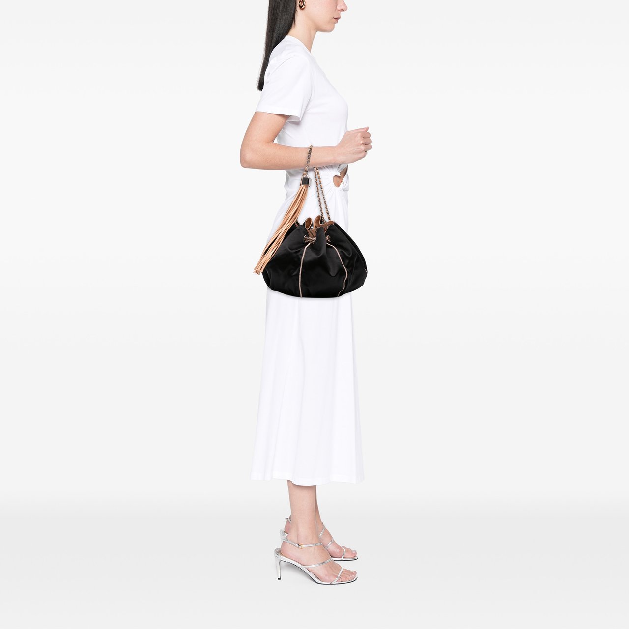 Chanel Lambskin and Satin Reversible Sac Cordon Bucket Bag Zwart