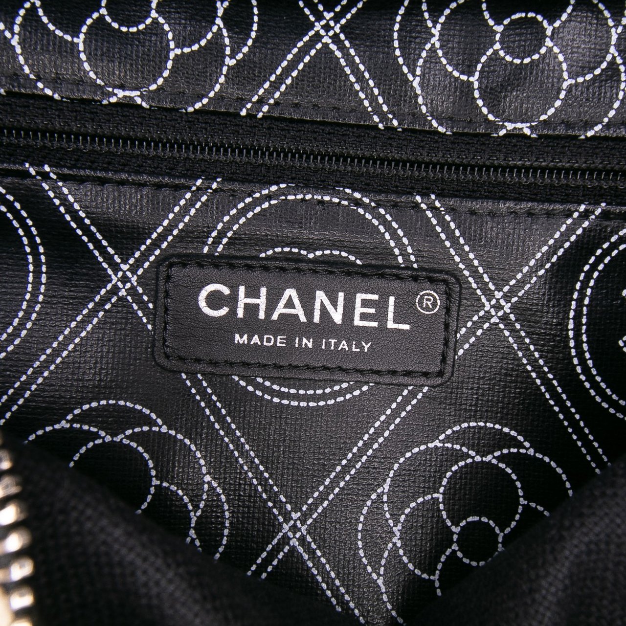 Chanel Coated Canvas Camellia Logo Camera Bag Zwart