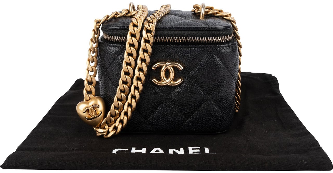 Chanel Chanel Quilted Caviar Mini Heart Chain Vanity Case Crossbody Bag Zwart