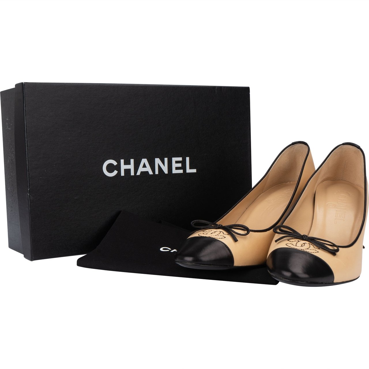 Chanel Chanel Lambskin Two Tone Pumps (37,5) Divers
