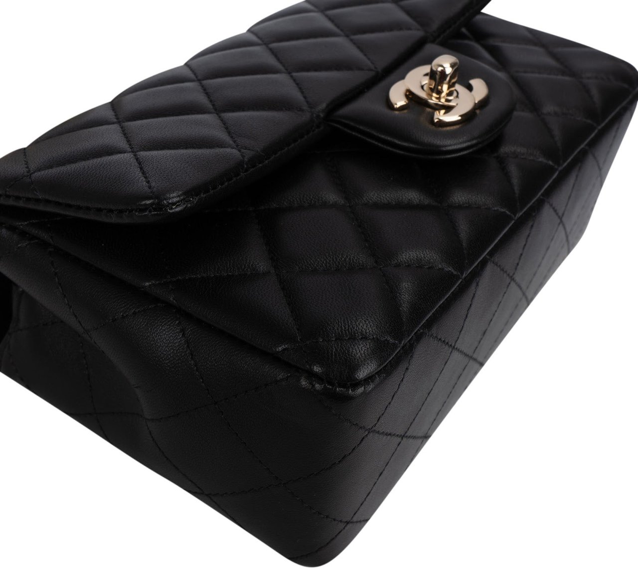 Chanel Quilted Lambskin Coco Lucky Charms Single Flap Crossbody Bag Zwart