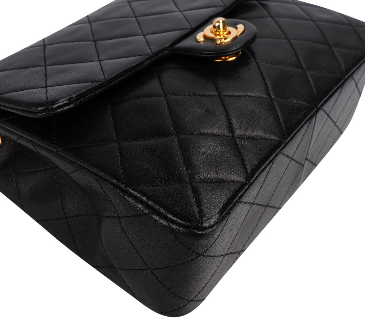Chanel Quilted Lambskin Rectangular 24K Gold Single Flap Crossbody Bag Zwart