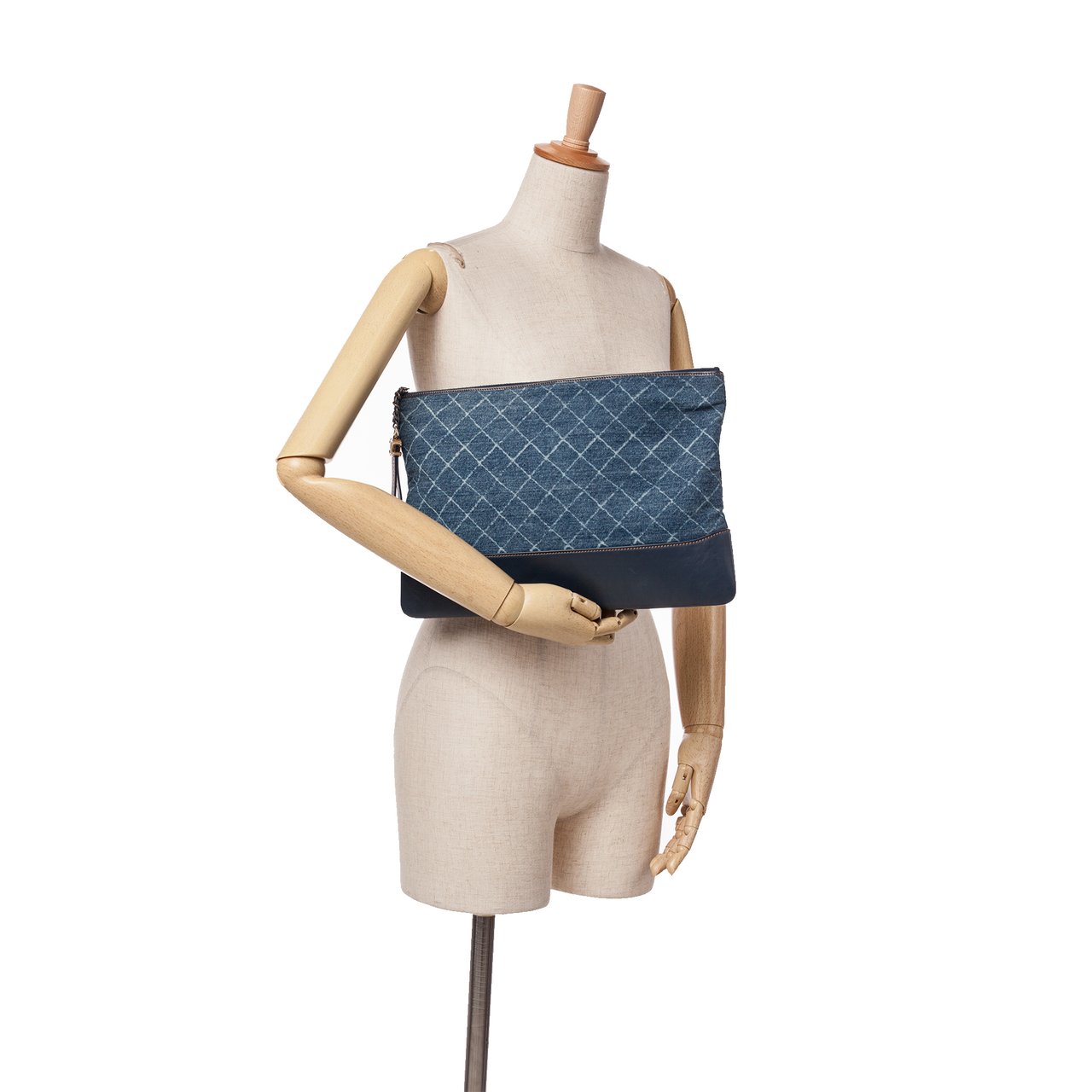 Chanel Large Denim Gabrielle O Case Clutch Blauw