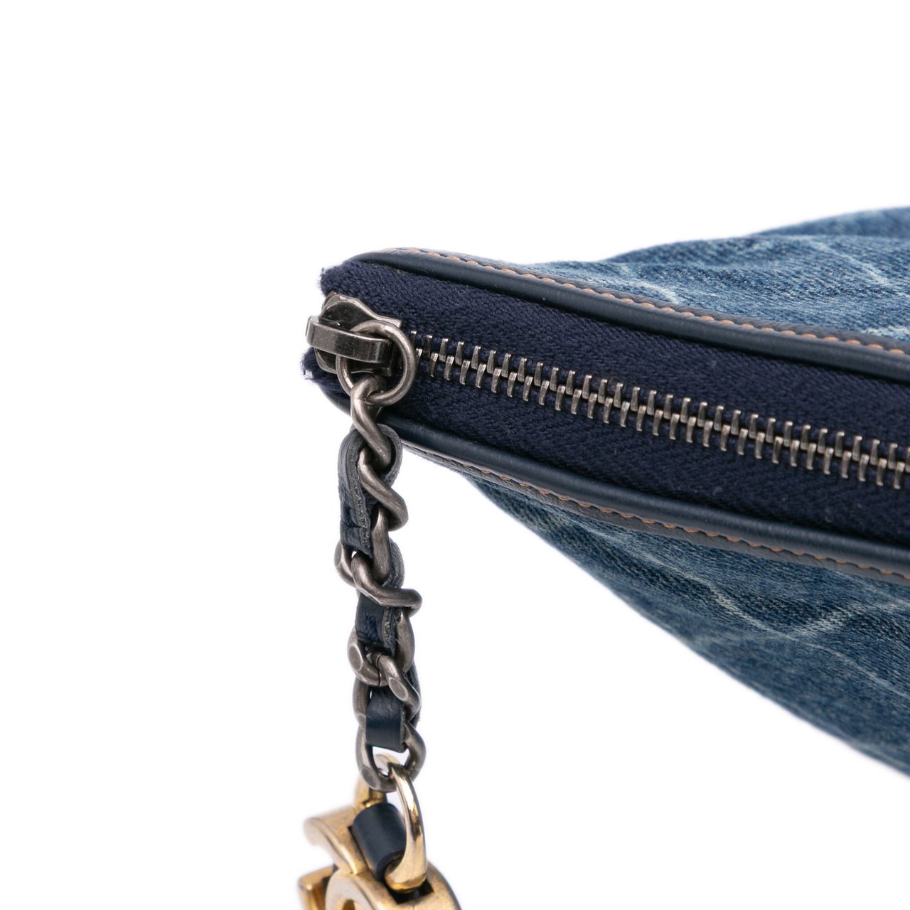 Chanel Large Denim Gabrielle O Case Clutch Blauw