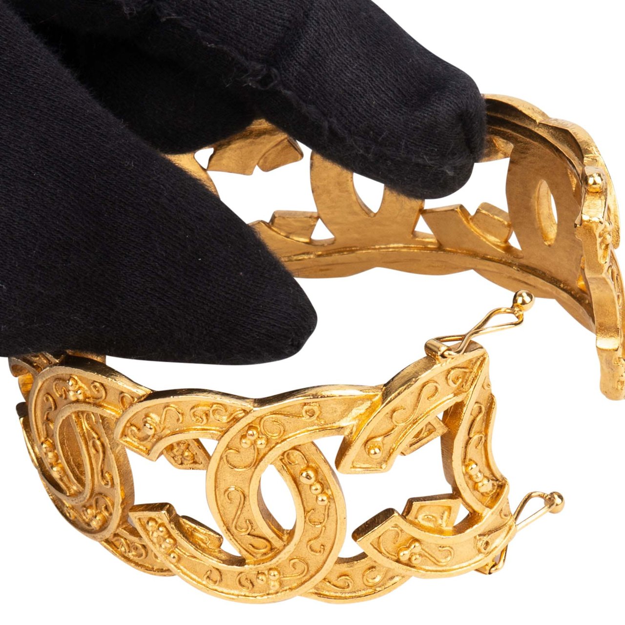 Chanel Chanel Golden CC Bracelet Divers