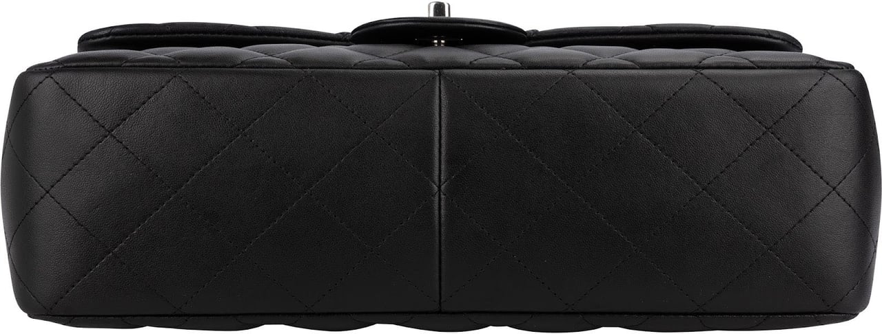 Chanel Quilted Lambskin Palladium Jumbo Double Flap Crossbody Bag Zwart