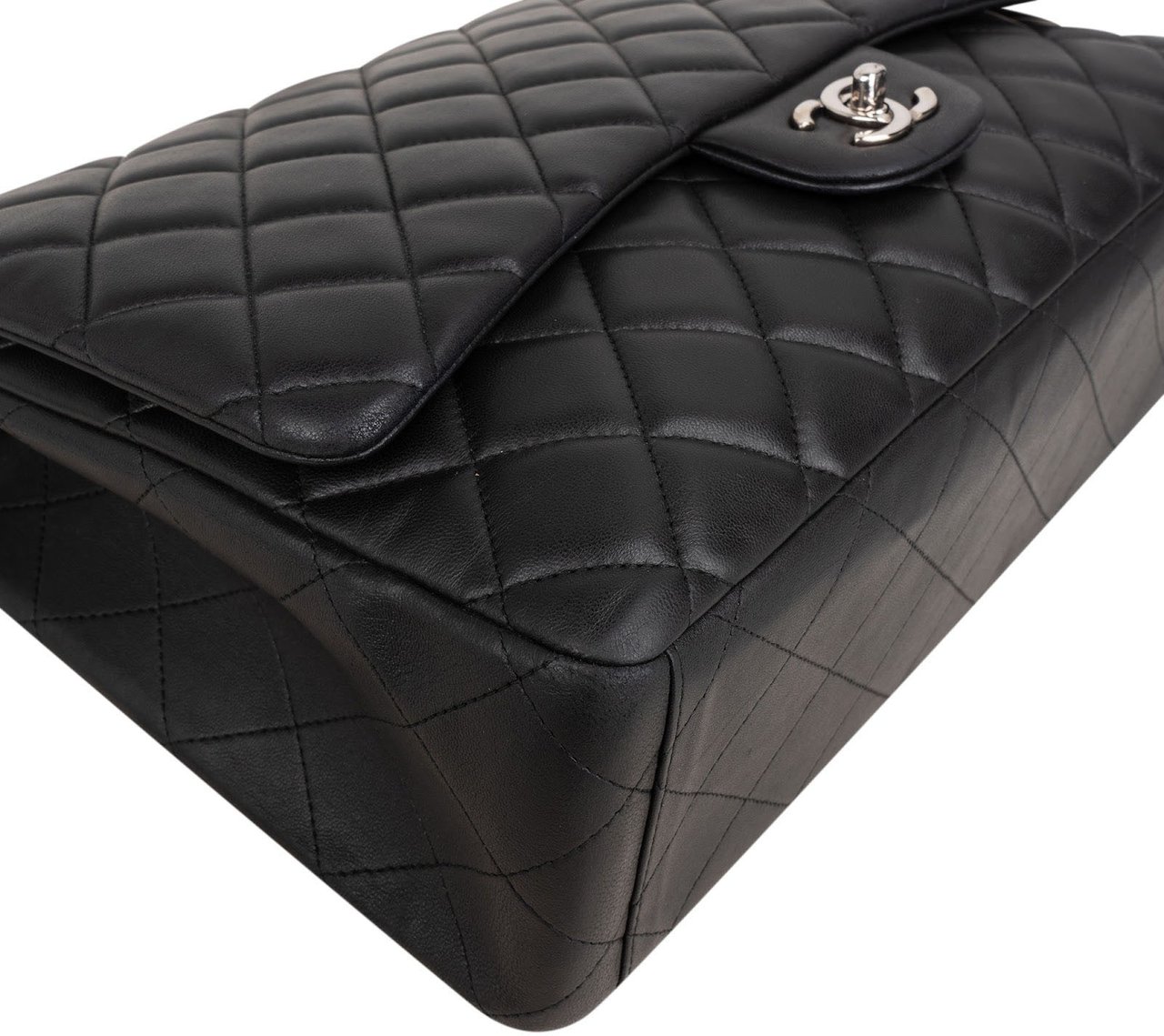 Chanel Quilted Lambskin Palladium Maxi Single Flap Crossbody Bag Zwart