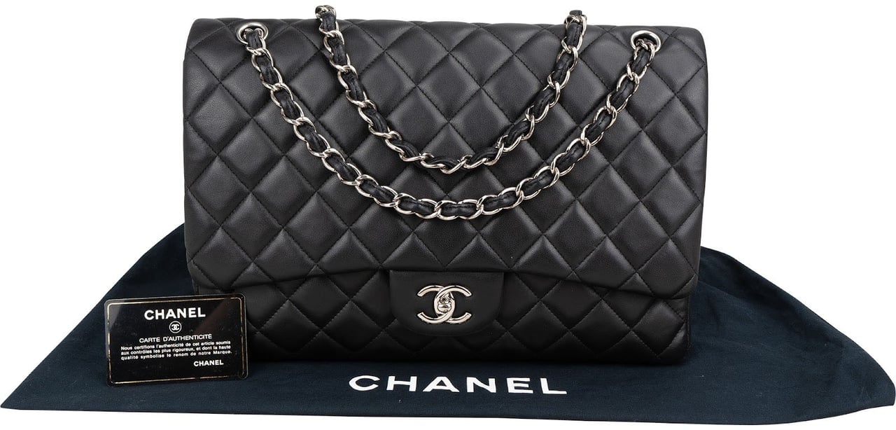 Chanel Quilted Lambskin Palladium Maxi Single Flap Crossbody Bag Zwart