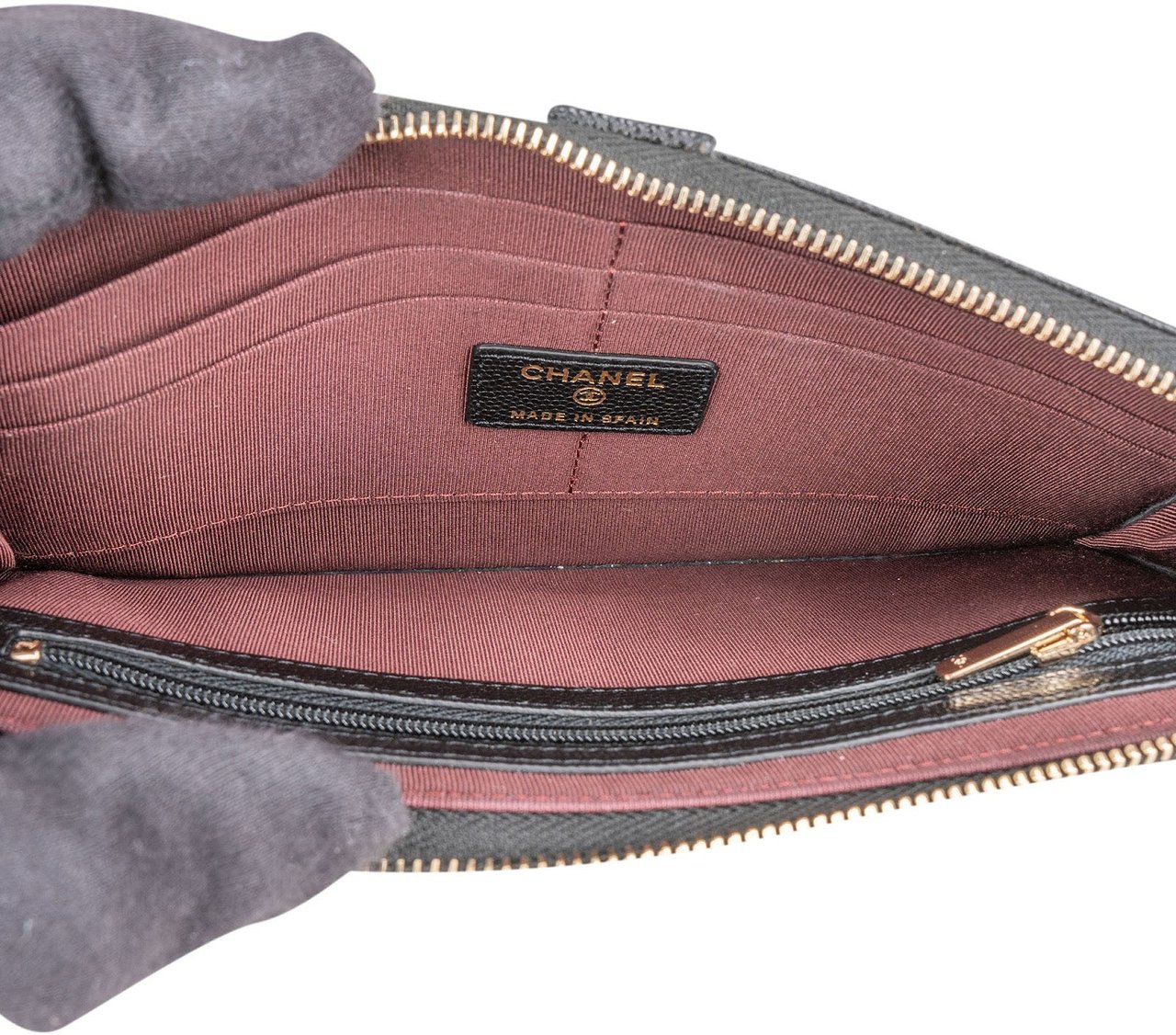 Chanel Quilted Caviar Leather Single Flap Zip Wallet Wristled Clutch Zwart