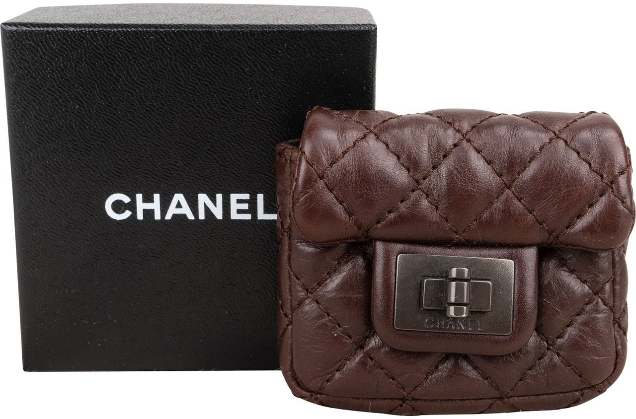 Chanel Quilted Lambskin 2.55 Reissue Belt Bag Pouch Micro Case Accessoires Bruin