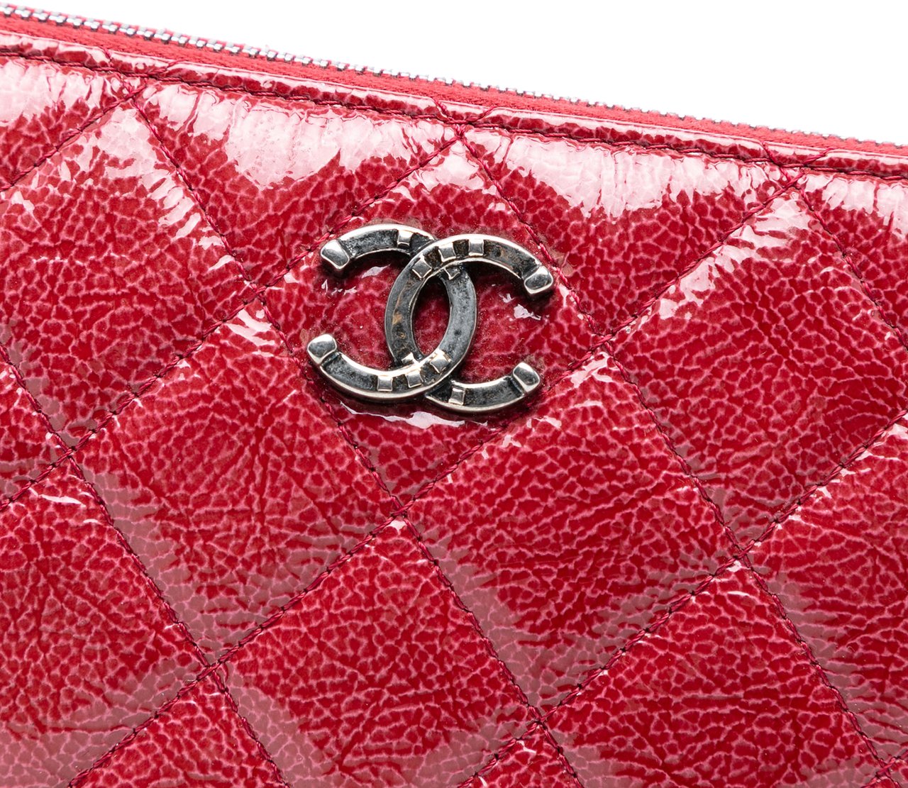 Chanel Small Crinkled Patent O Case Clutch Rood