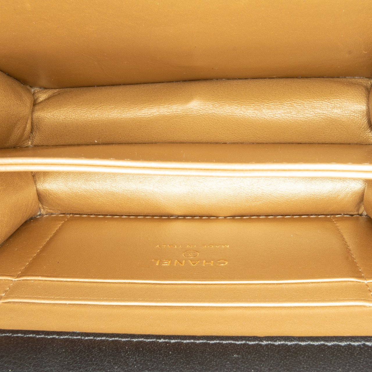 Chanel Quilted Calfskin Strass Card Holder On Chain Zwart