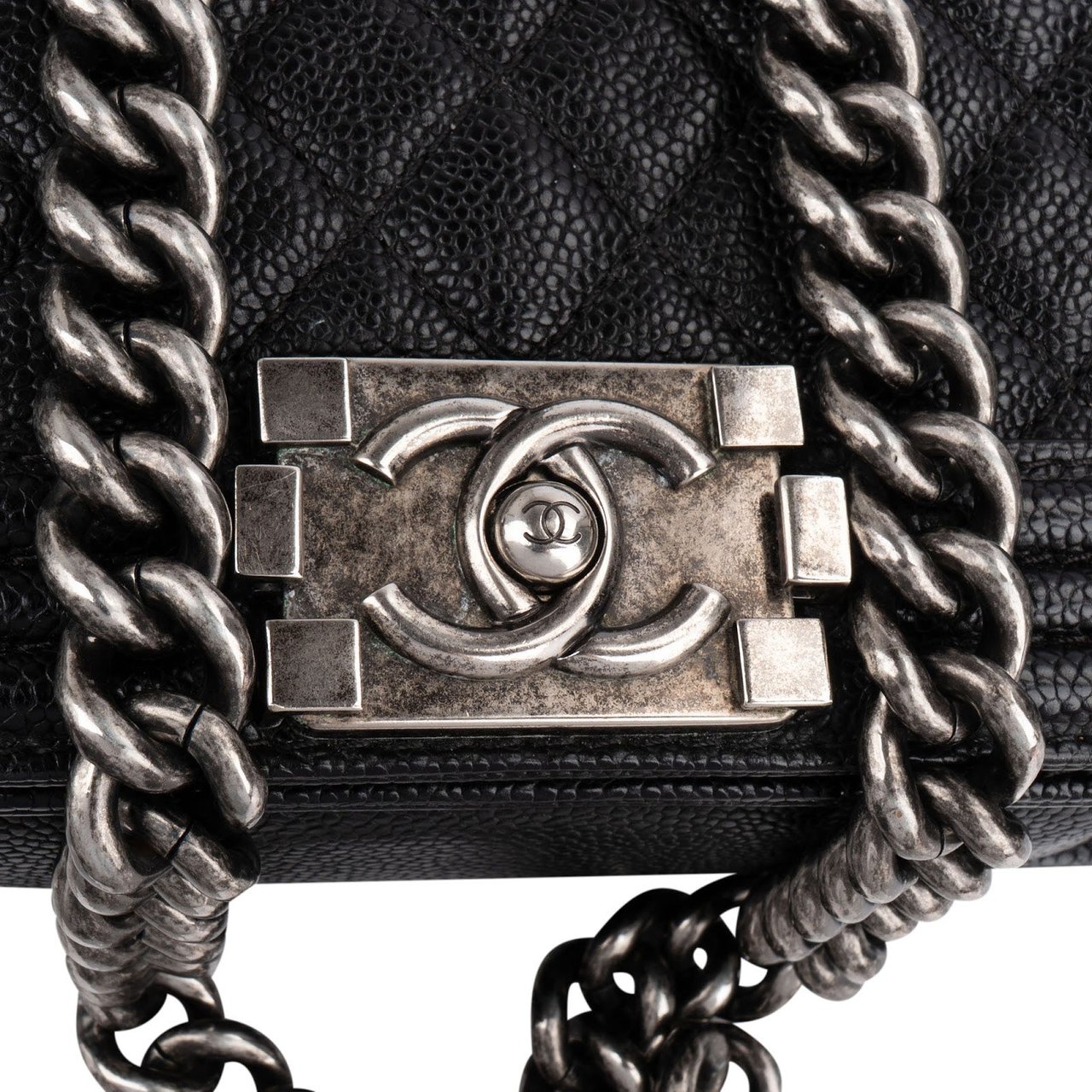 Chanel Quilted Caviar Leather Small Boy Single Flap Crossbody Bag Zwart