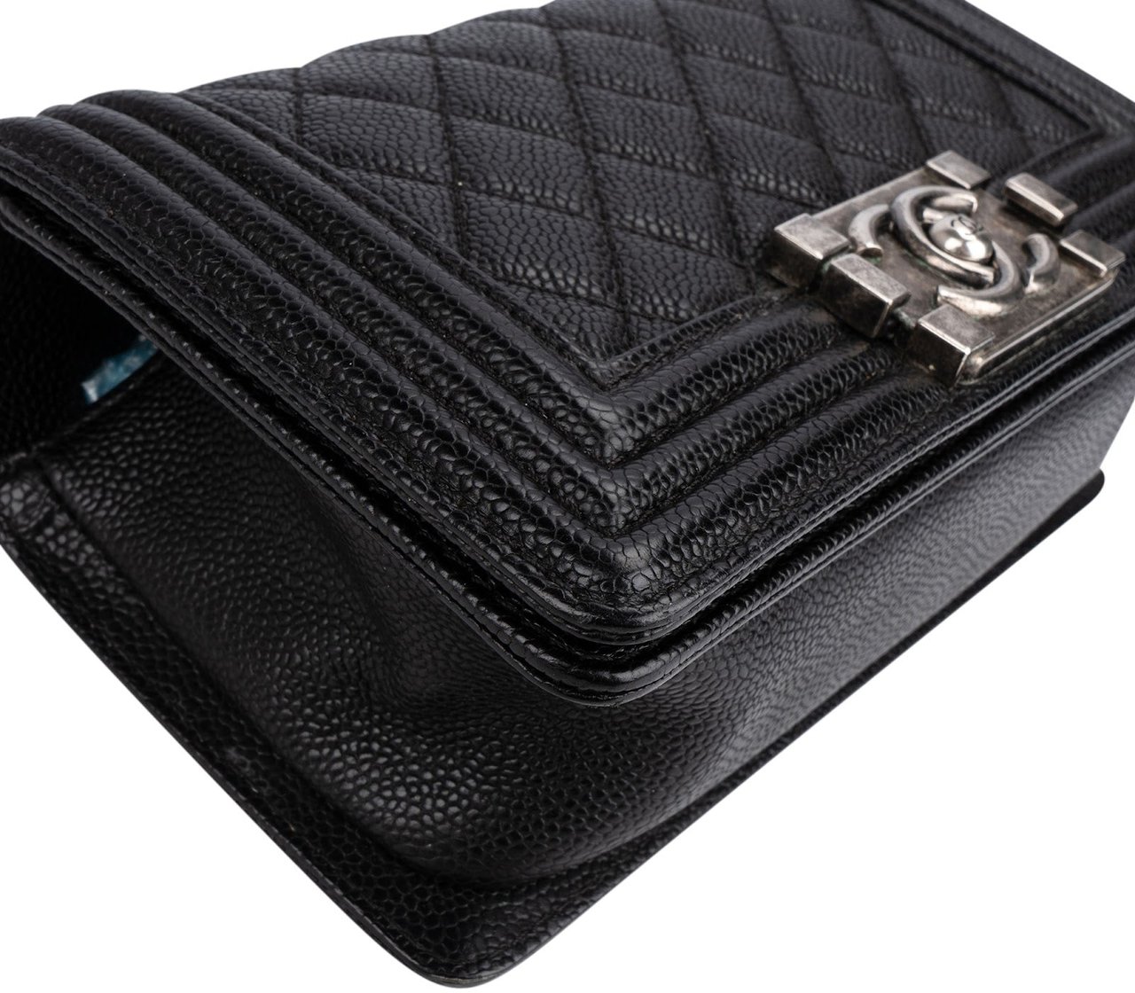 Chanel Quilted Caviar Leather Small Boy Single Flap Crossbody Bag Zwart