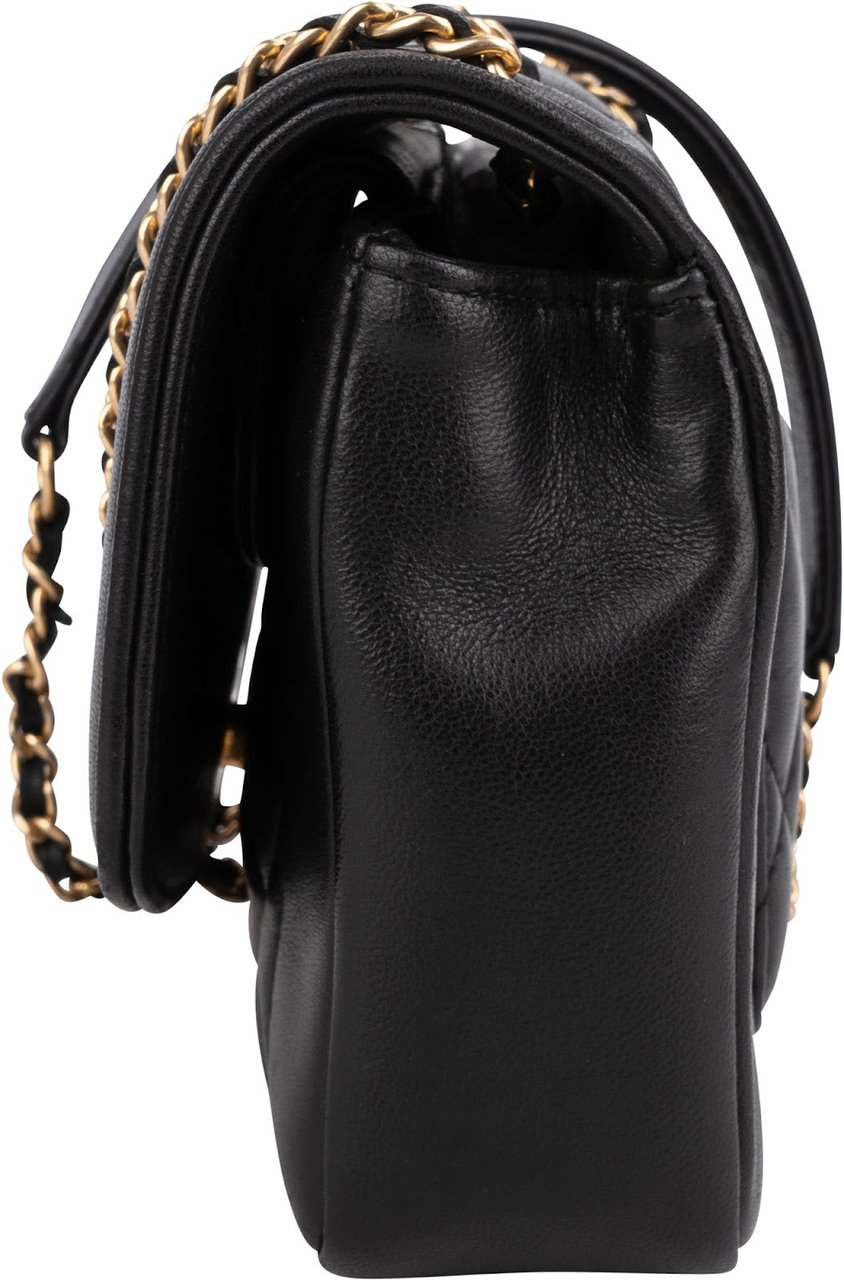 Chanel Quilted Lambskin Diana New Collection Single Flap Crossbody Bag Zwart