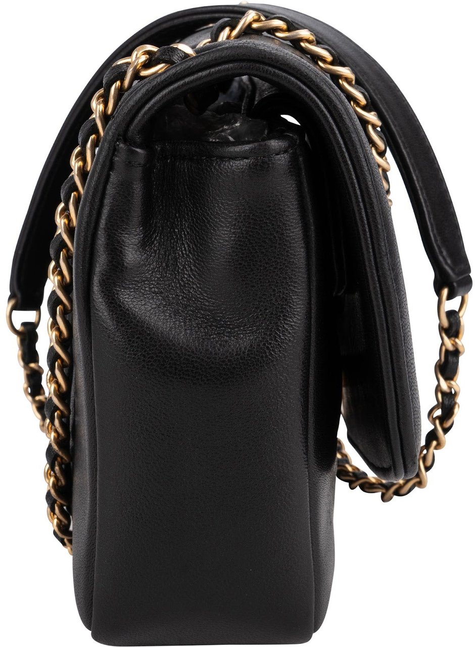 Chanel Quilted Lambskin Diana New Collection Single Flap Crossbody Bag Zwart