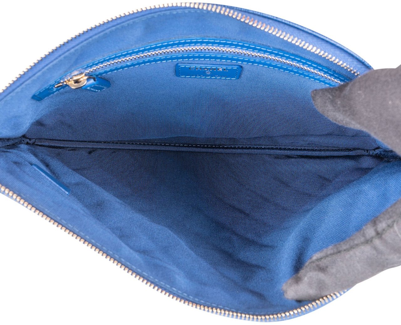 Chanel Quilted Caviar Leather CC Boy Clutch Blauw