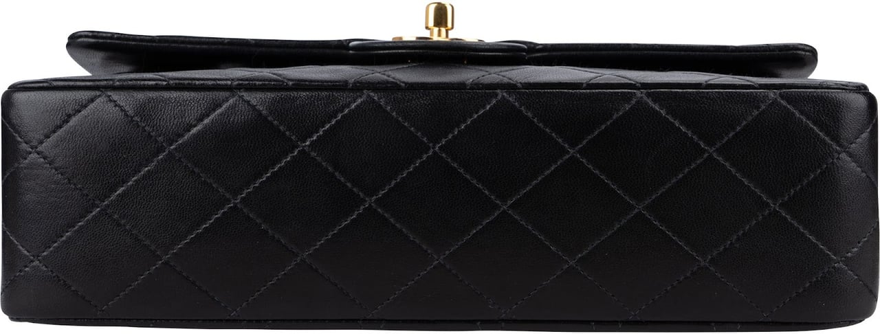 Chanel Quilted Lambskin 24K Gold Medium Double Flap Shoulder Bag Zwart