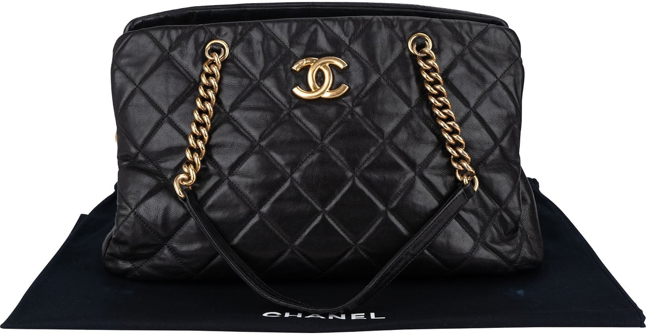 Chanel Quilted Lambskin CC Crown Tote Shoulder Bag Zwart