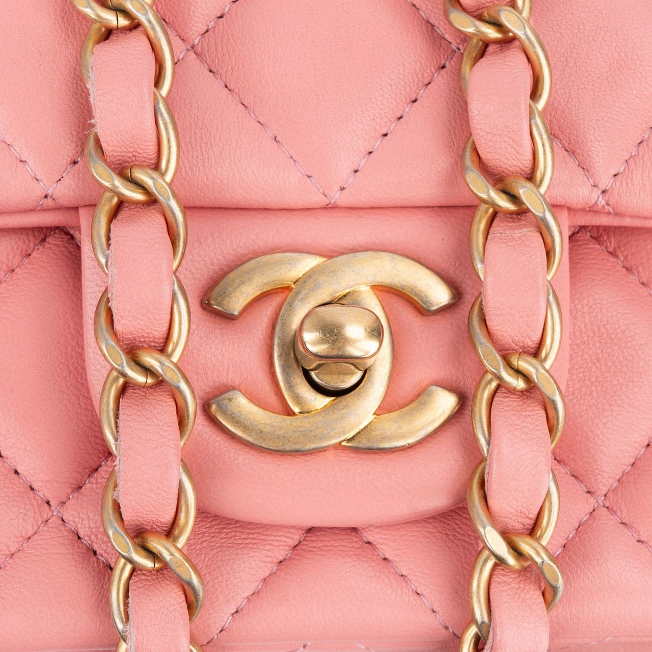 Chanel Quilted Lambskin Mini Rectangular Single Flap Crossbody Bag Rood