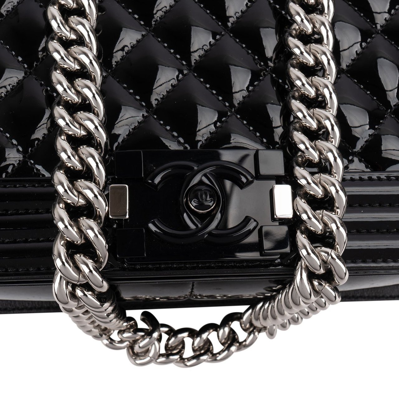 Chanel Quilted Patent Caviar Leather Large Boy Single Flap Crossbody Bag Zwart