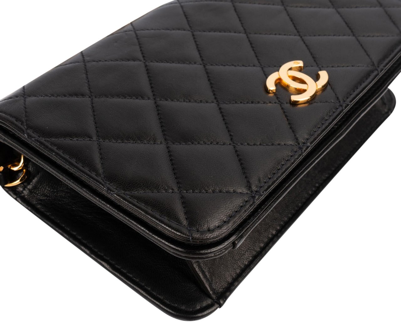 Chanel Quilted Lambskin 24K Gold Single Flap Shoulder Bag Zwart
