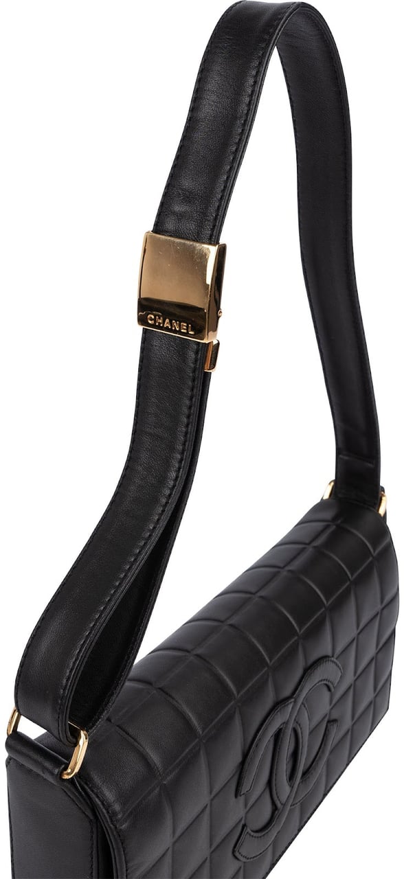 Chanel Quilted Lambskin Chocolate Bar Flap Shoulder Bag Zwart